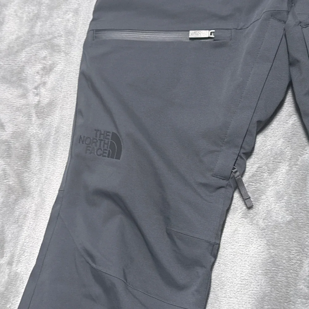 The North Face Chakal Snow Pants Mens Small Gray Waterproof Ski Snowboard Winter